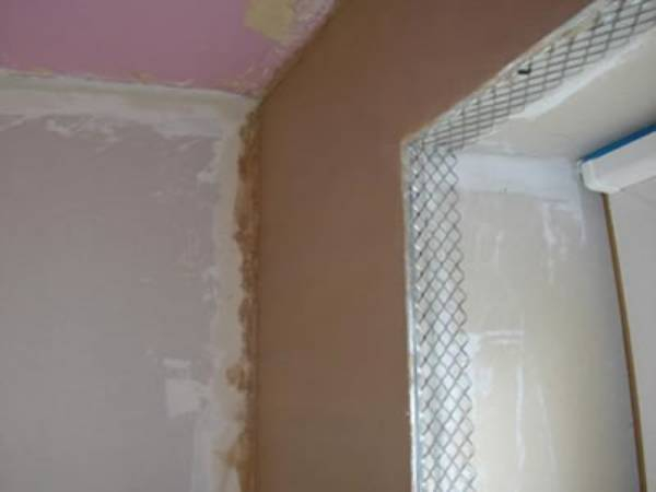 Internal expanded corner bead internal corners