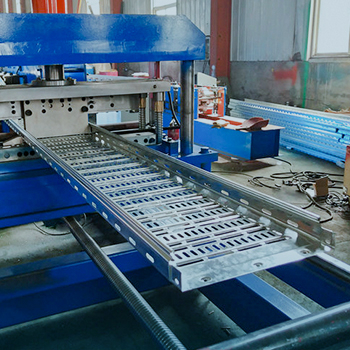 Cable tray machine